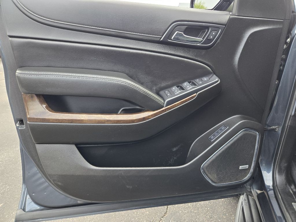 2019 Chevrolet Suburban Image 8