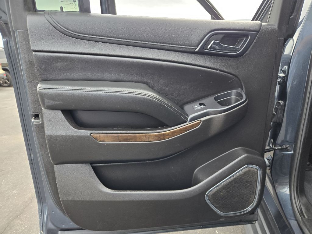 2019 Chevrolet Suburban Image 9