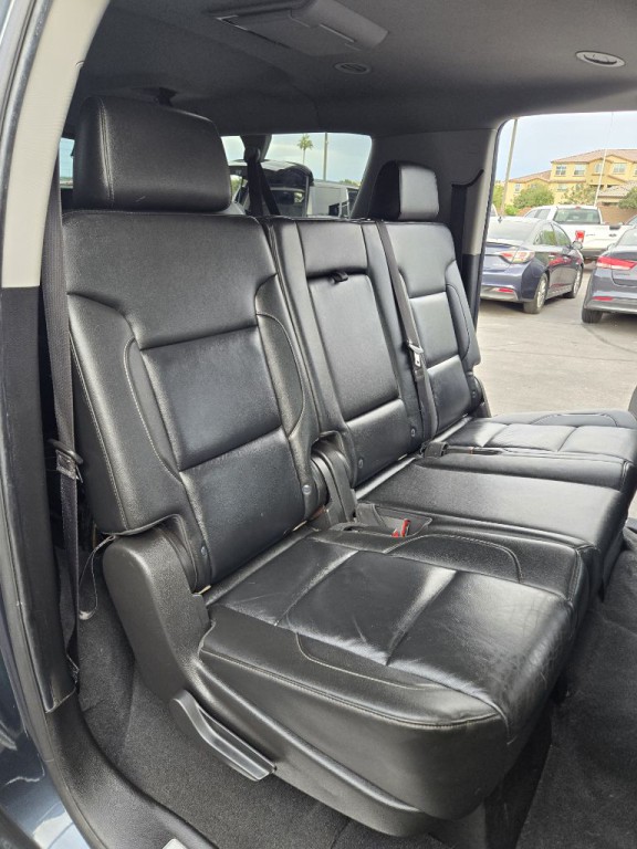 2019 Chevrolet Suburban Image 16