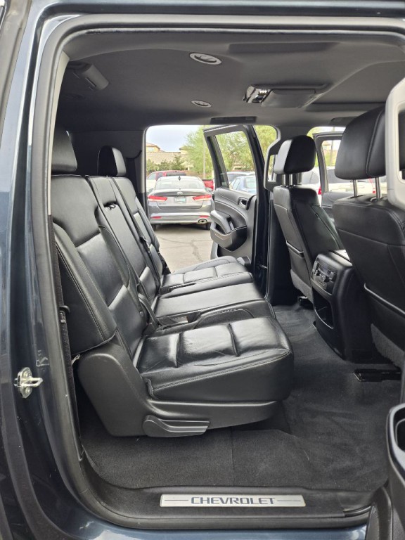 2019 Chevrolet Suburban Image 17