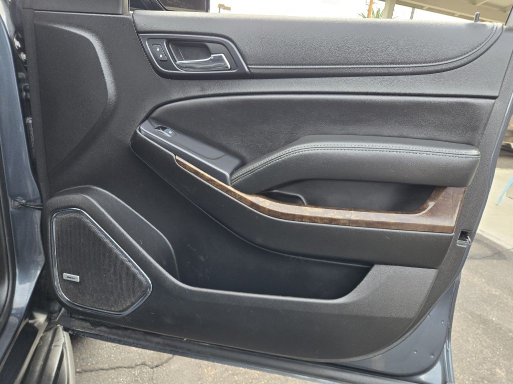 2019 Chevrolet Suburban Image 21