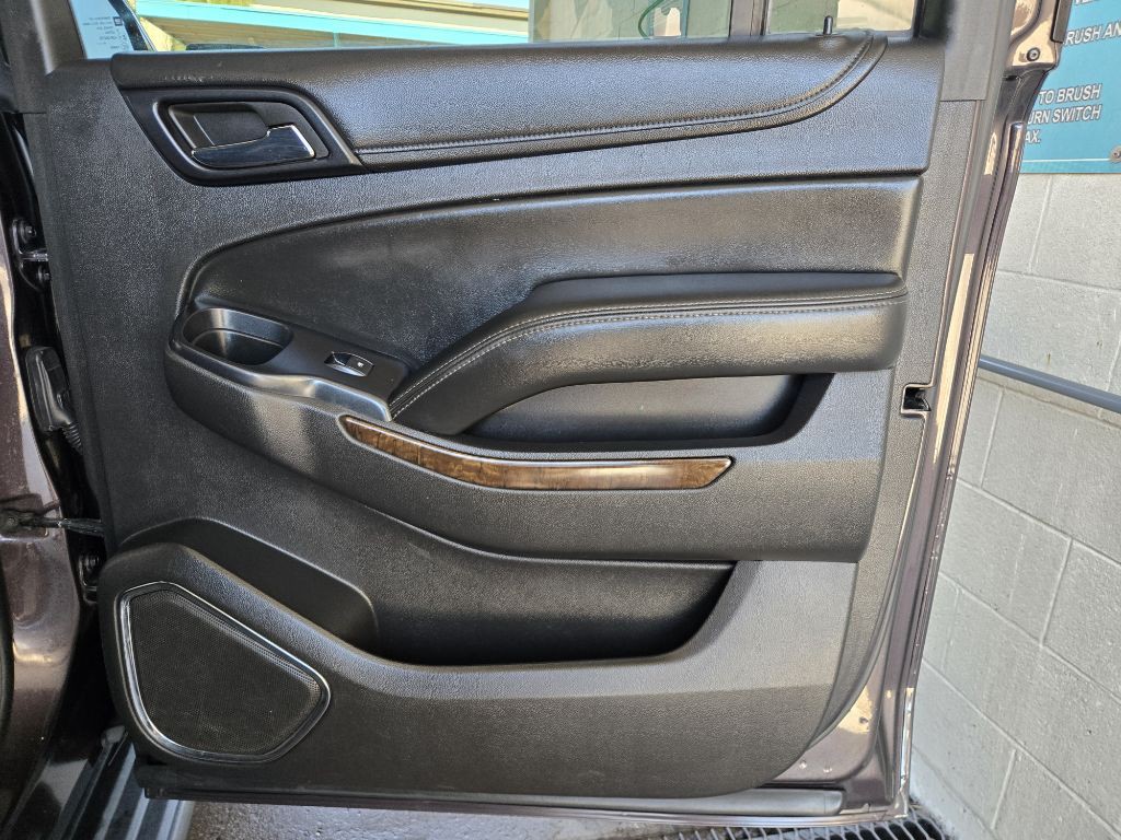 2015 Chevrolet Suburban Image 17