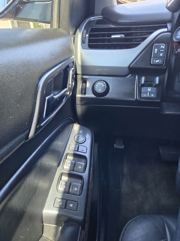 2015 Chevrolet Suburban Image 25