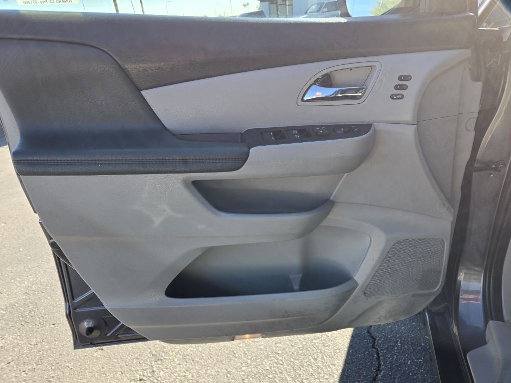 2016 Honda Odyssey Image 11