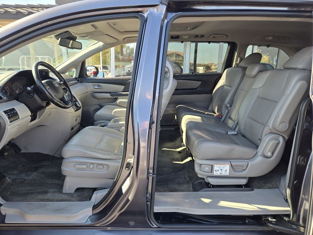 2016 Honda Odyssey Image 16
