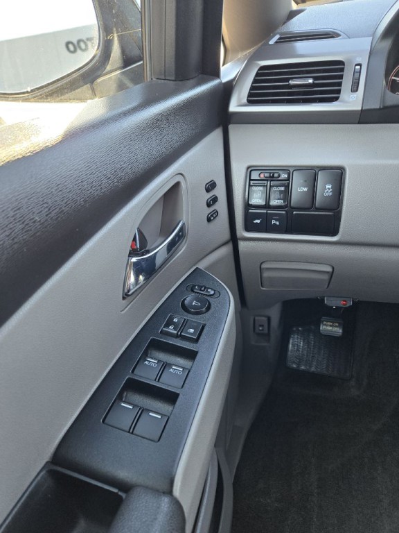 2016 Honda Odyssey Image 24
