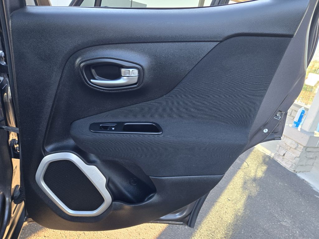 2018 Jeep Renegade Image 30