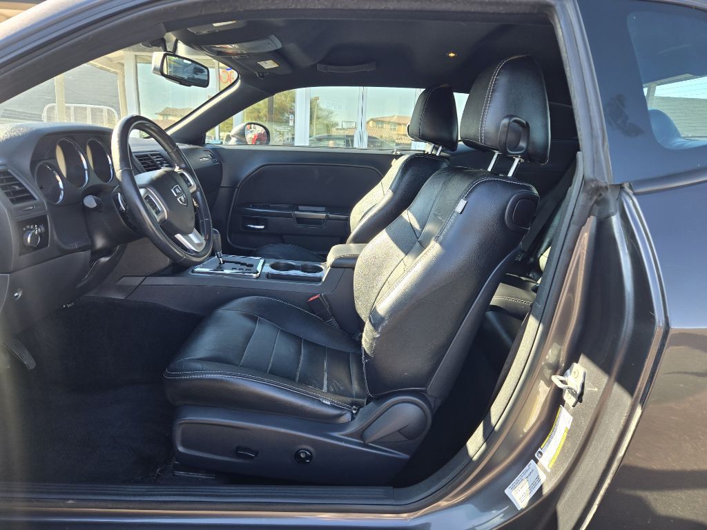 2013 Dodge Challenger Image 9