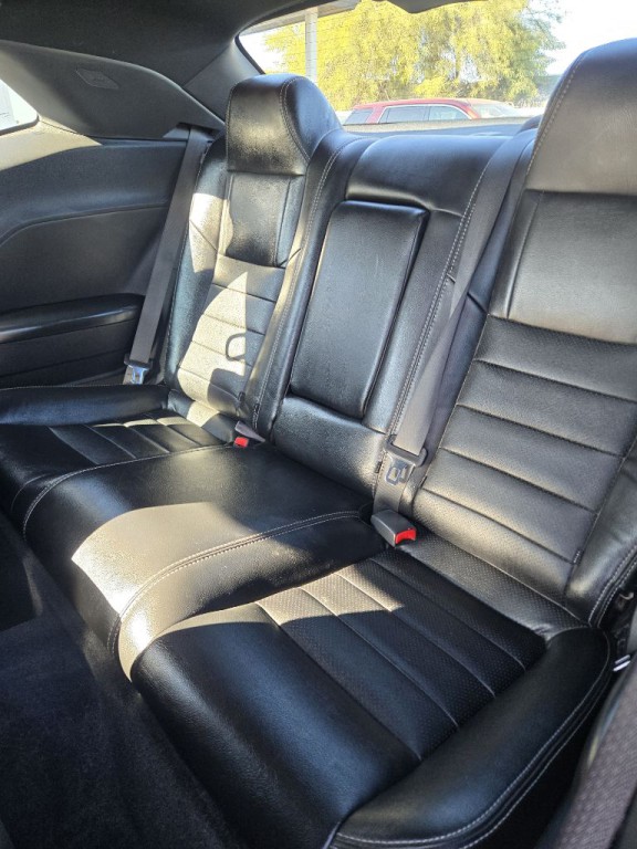 2013 Dodge Challenger Image 10