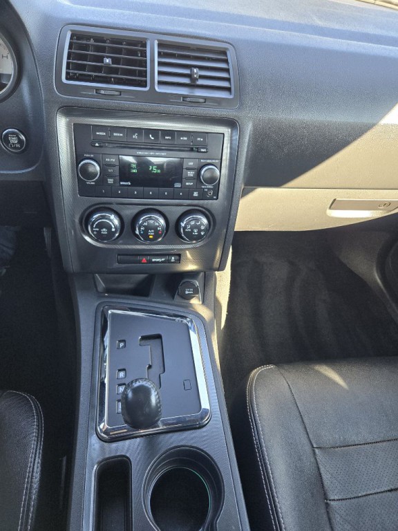 2013 Dodge Challenger Image 16