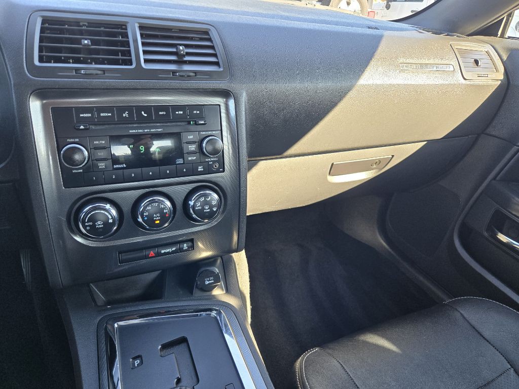 2013 Dodge Challenger Image 19