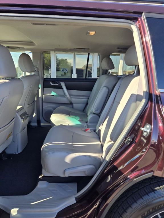 2012 Toyota Highlander Image 10