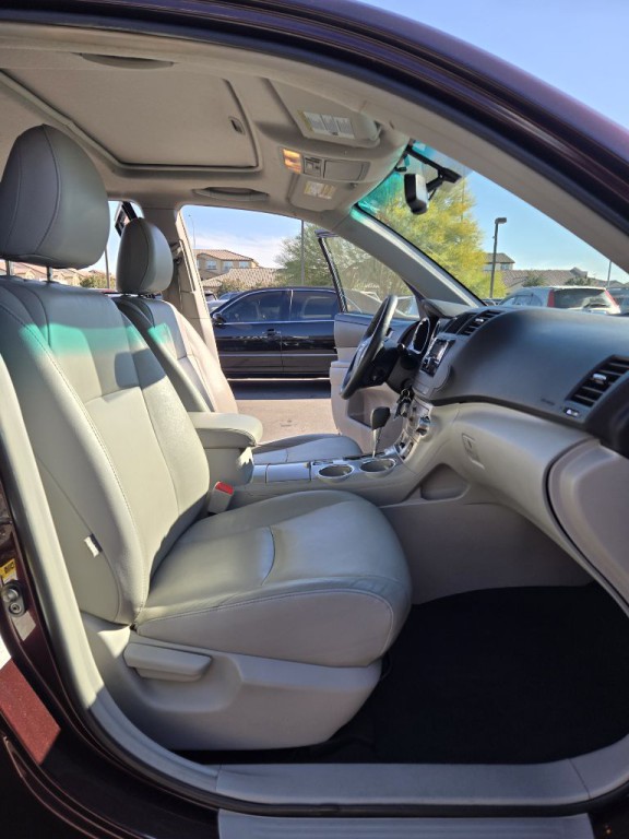 2012 Toyota Highlander Image 21