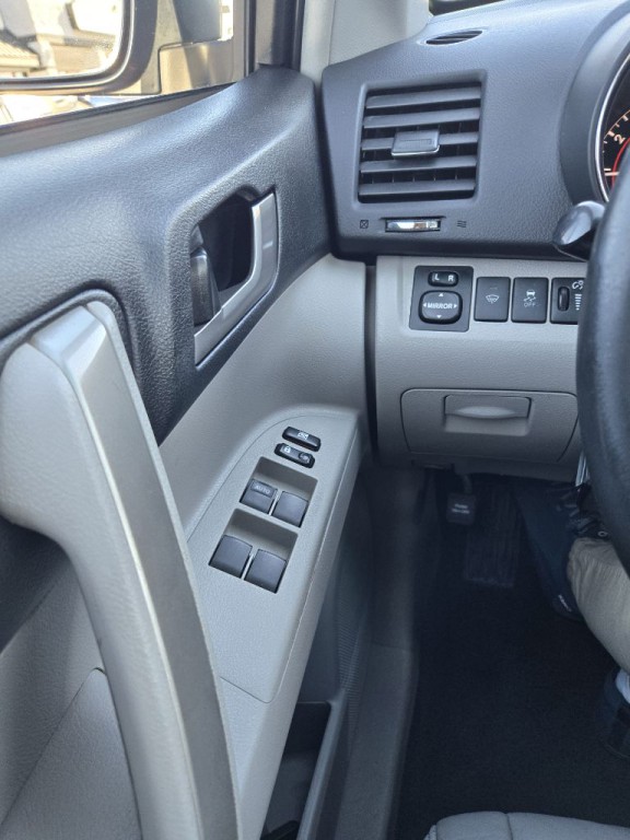 2012 Toyota Highlander Image 24