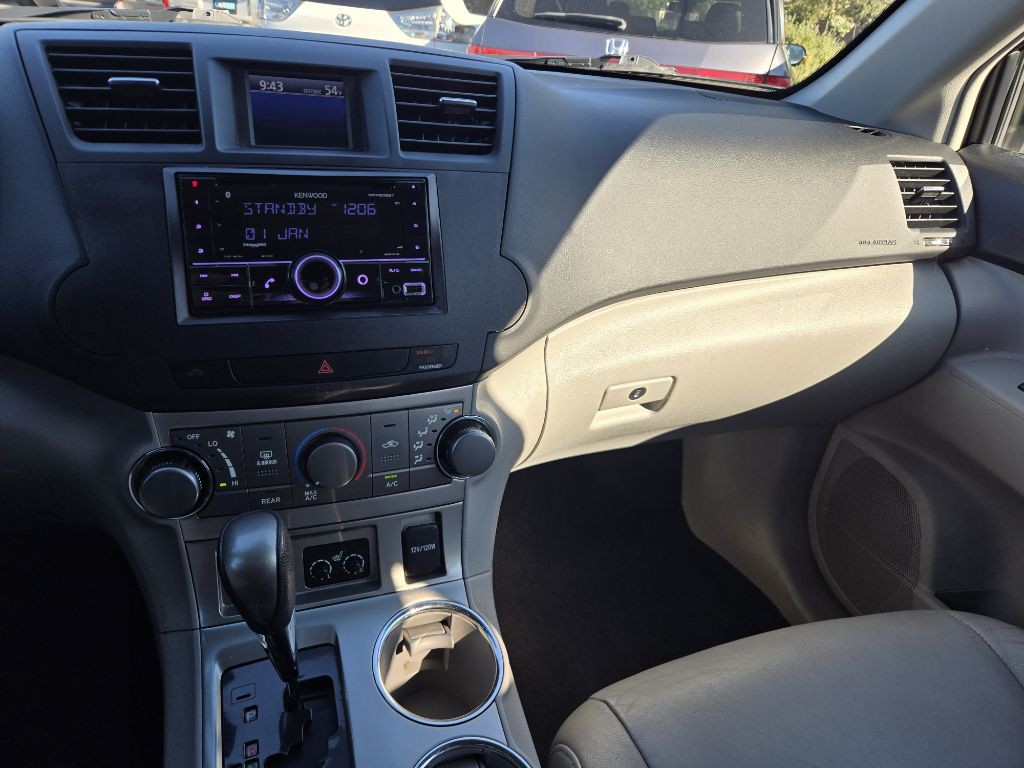 2012 Toyota Highlander Image 25