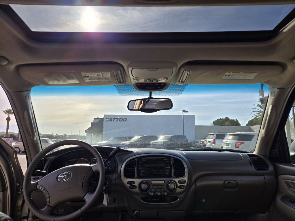 2005 Toyota Sequoia Image 12