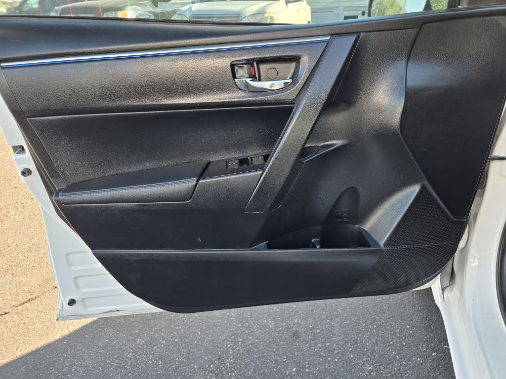 2015 Toyota Corolla Image 10