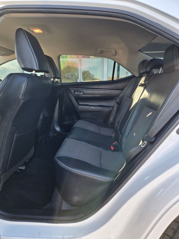 2015 Toyota Corolla Image 11