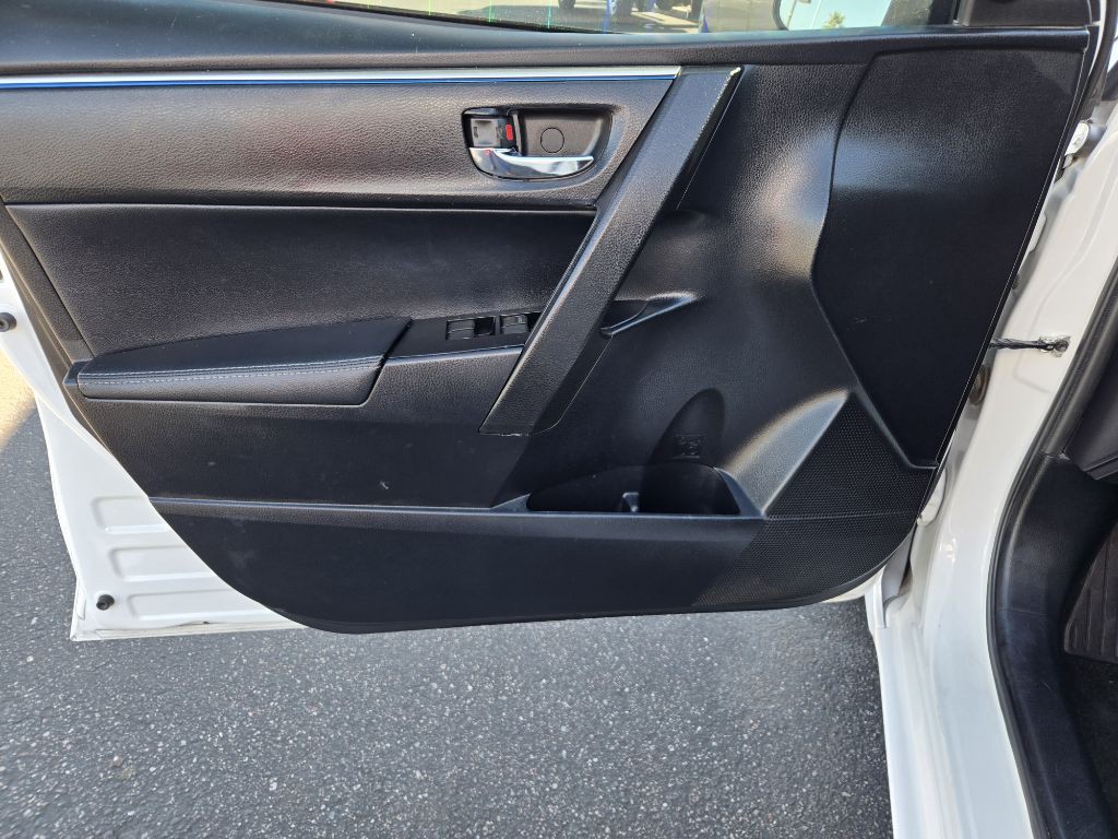 2015 Toyota Corolla Image 23