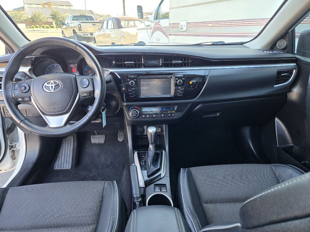 2015 Toyota Corolla Image 26
