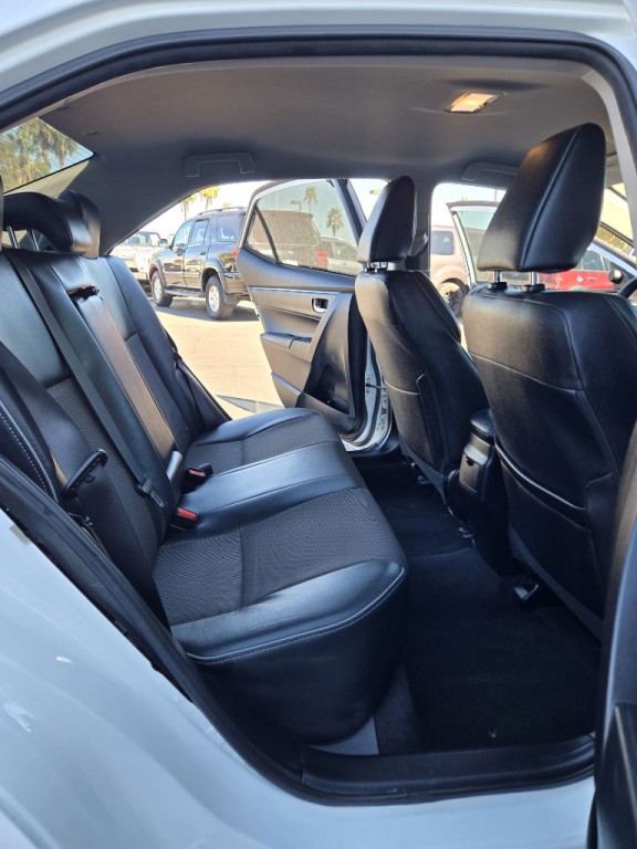 2015 Toyota Corolla Image 30