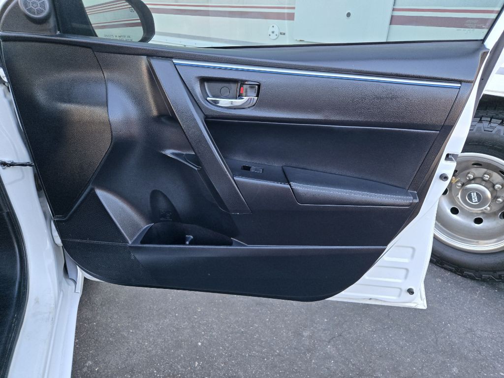 2015 Toyota Corolla Image 31