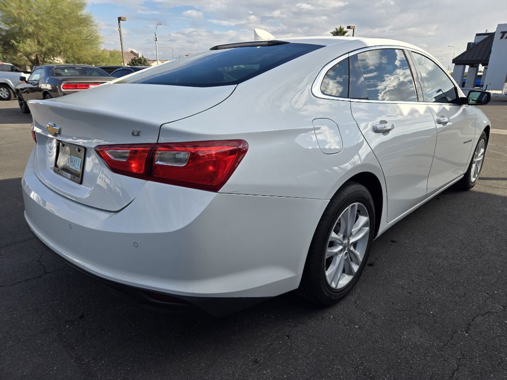 2017 Chevrolet Malibu Image 5