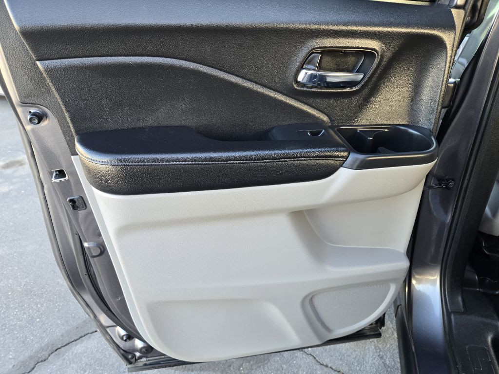 2017 Honda Ridgeline Image 14