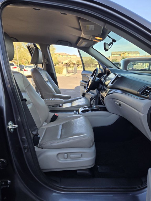 2017 Honda Ridgeline Image 15