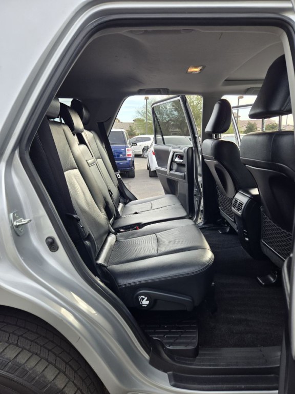 2018 Toyota 4Runner Image 18