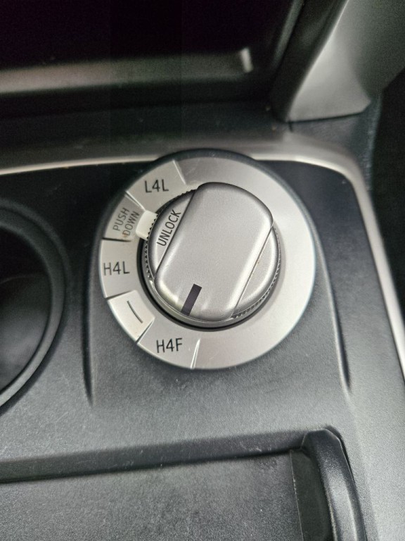 2018 Toyota 4Runner Image 27