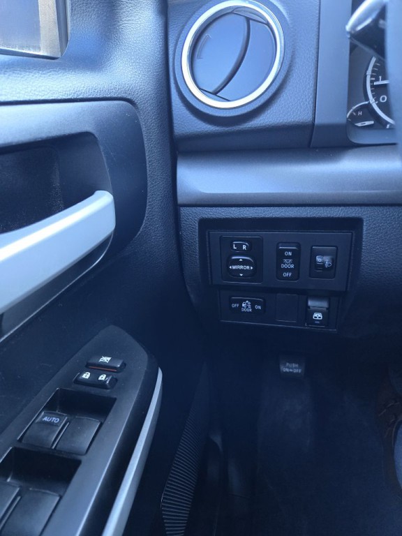 2014 Toyota Tundra Image 23