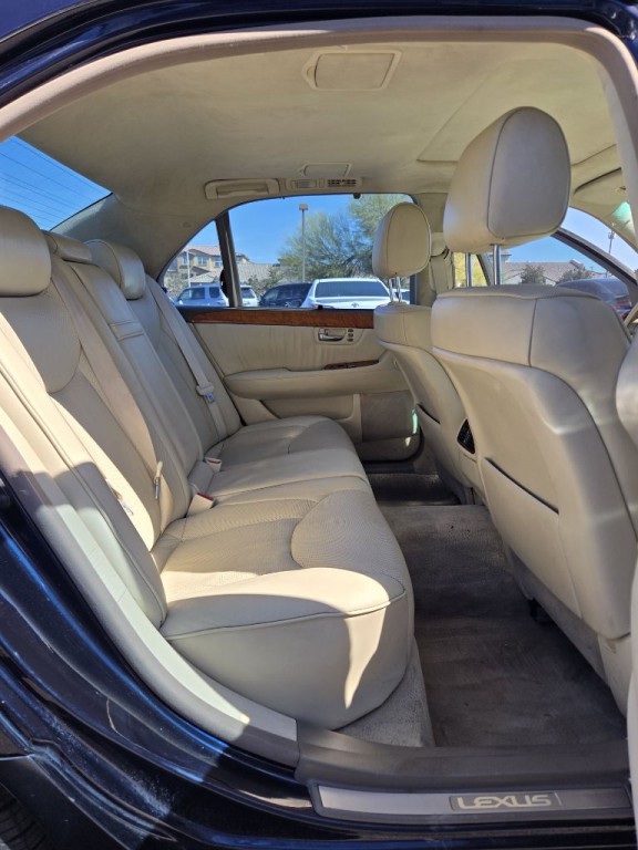 2004 Lexus LS Image 17