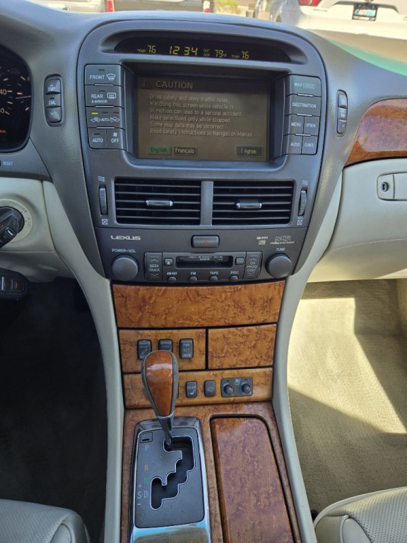 2004 Lexus LS Image 21