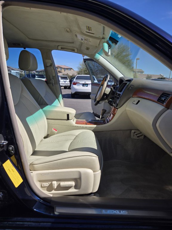 2004 Lexus LS Image 22