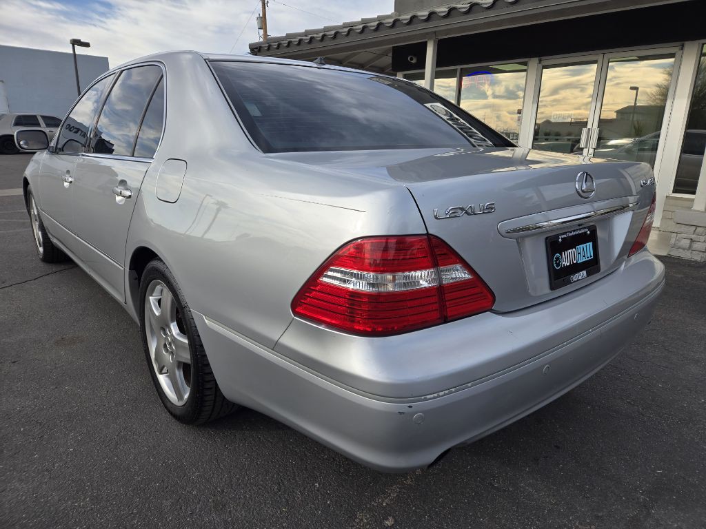 2005 Lexus LS Image 3