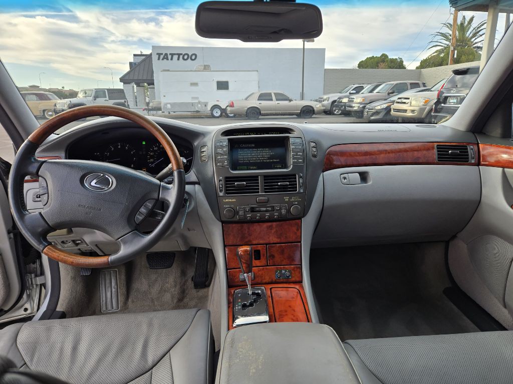 2005 Lexus LS Image 15