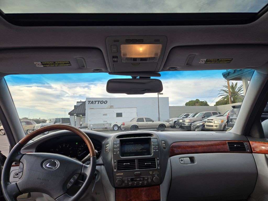 2005 Lexus LS Image 17