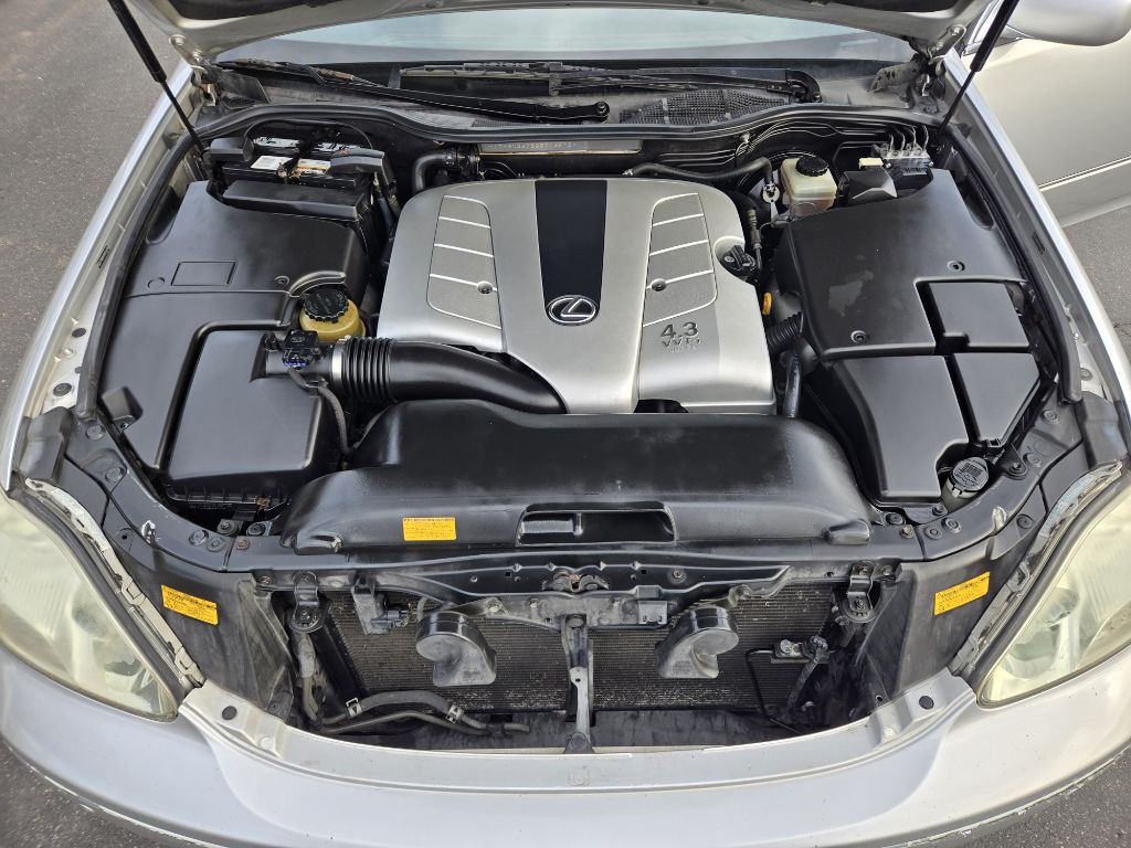 2005 Lexus LS Image 22