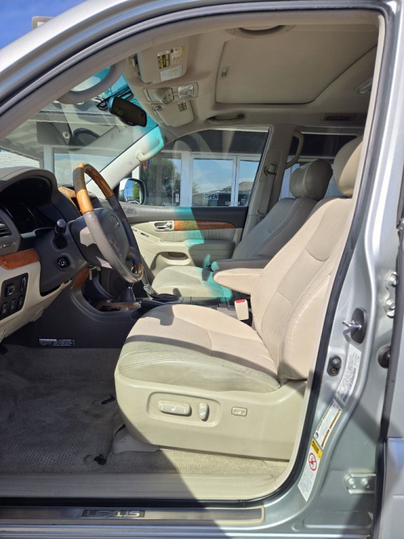 2004 Lexus GX Image 9
