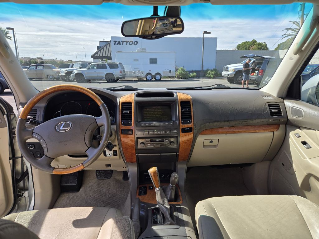 2004 Lexus GX Image 10