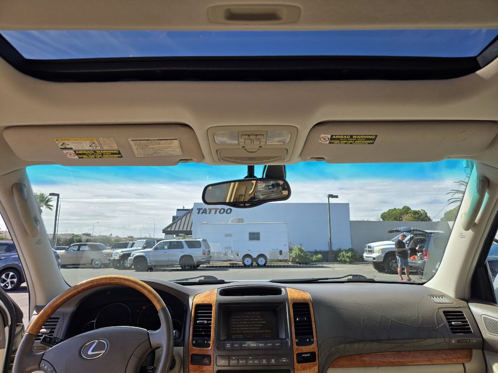 2004 Lexus GX Image 12