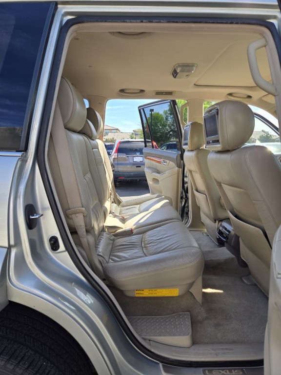 2004 Lexus GX Image 16
