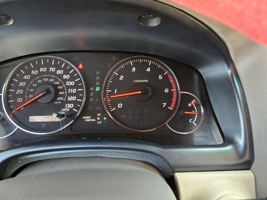 2004 Lexus GX Image 19