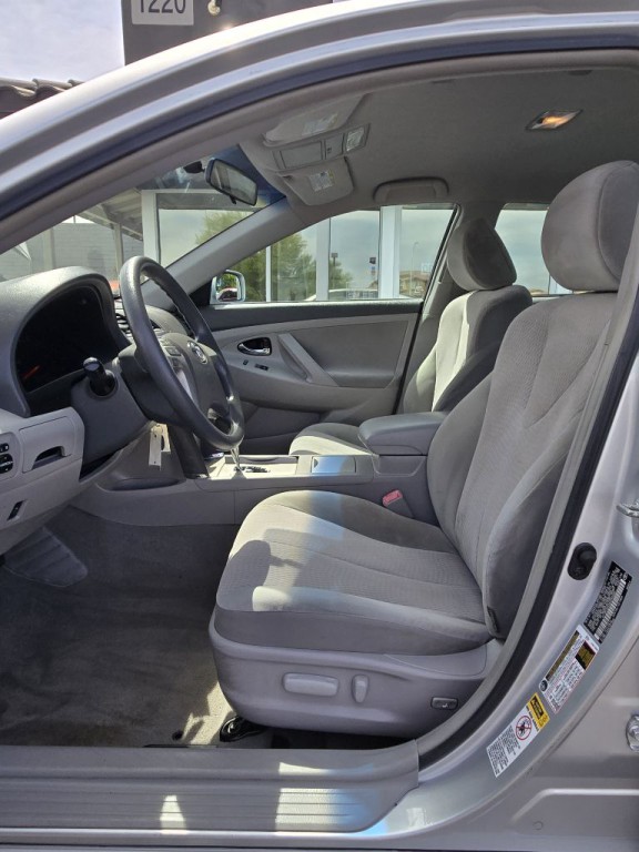 2010 Toyota Camry Image 9
