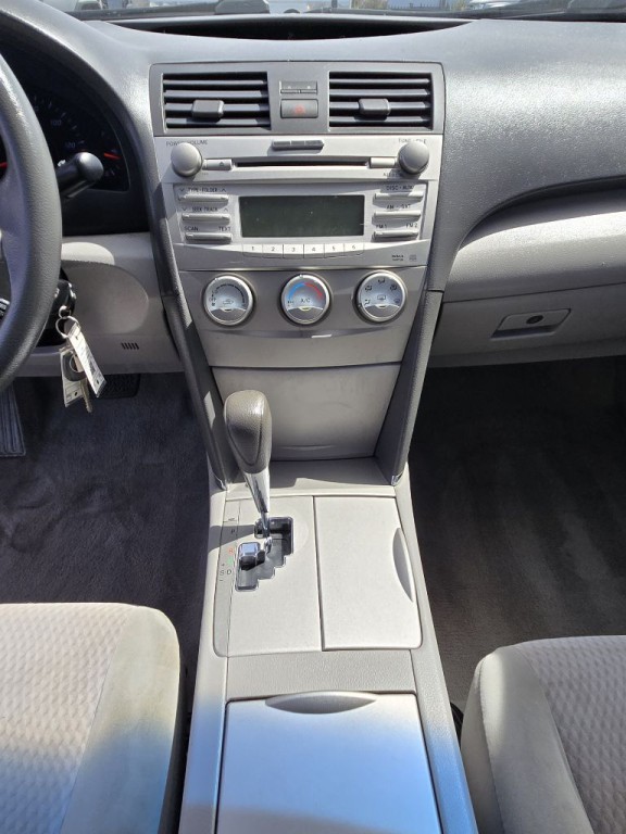 2010 Toyota Camry Image 13