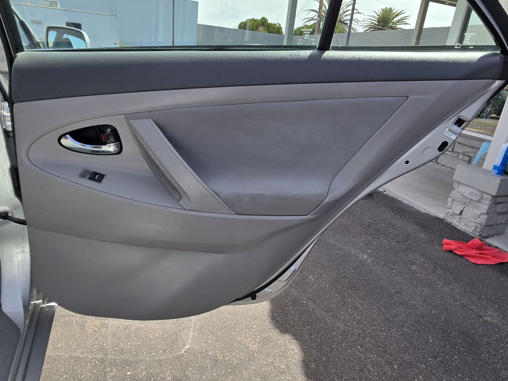 2010 Toyota Camry Image 17