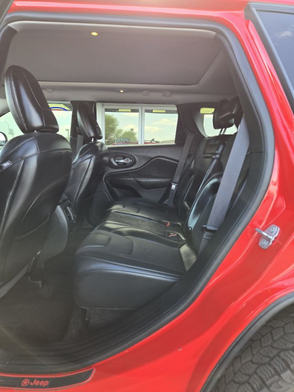 2019 Jeep Cherokee Image 11