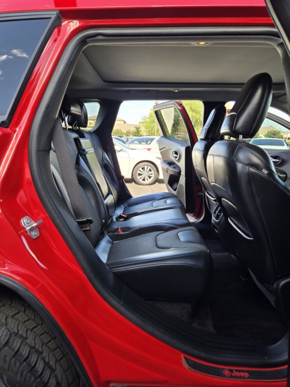2019 Jeep Cherokee Image 17