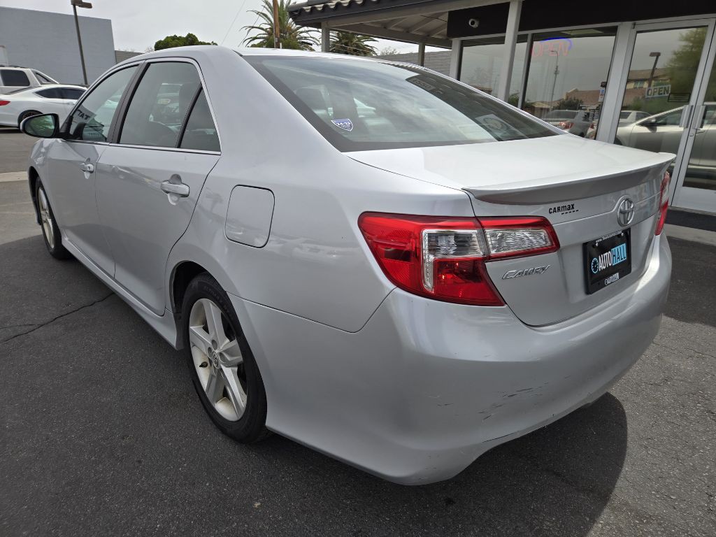 2013 Toyota Camry Image 3